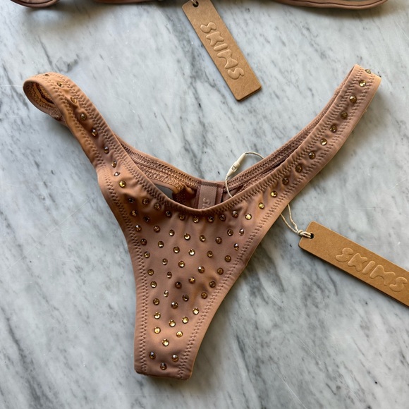 SKIMS RARE!!! Swarovski Diamond Encrusted Triangle Bralette and Thong Set - Picture 4 of 7